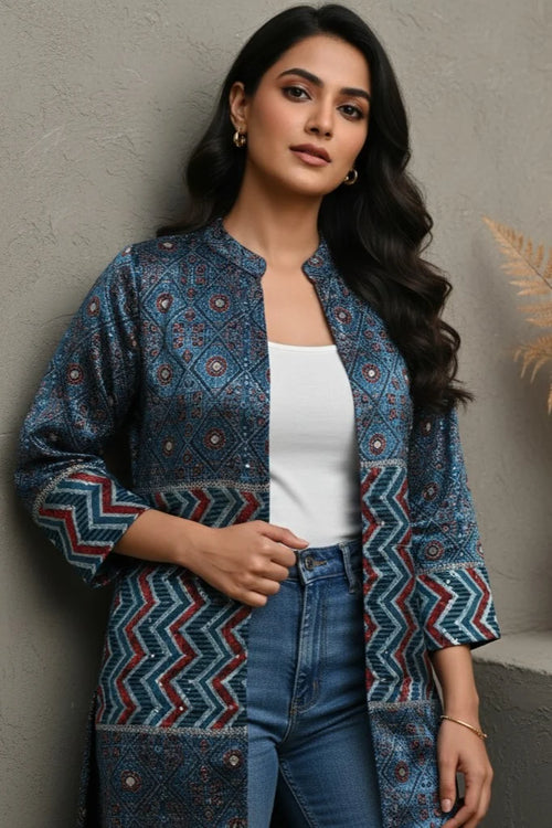 Poplin Stripe Oversized Shirt with lace motifs, collar detailing and button-down front.